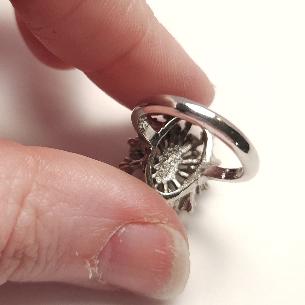 Vintage 18KT HGE White Gold Emerald & Cubic Zirconia Ring Cocktail Ring - Picture 9 of 14